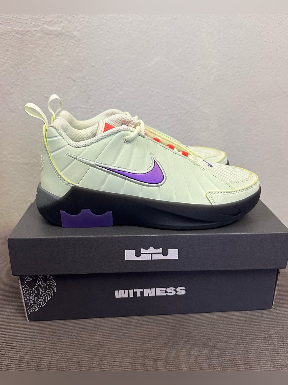 Nike LeBron Witness IX Shoes Youth Size 3Y Volt Tint Multi-Color HV2271-701